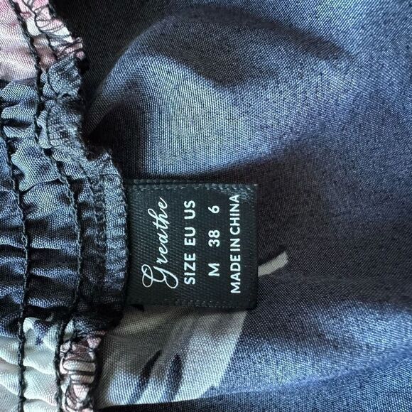 Off The Shoulder Feather Print Shirt Size M - Picture 5 of 5